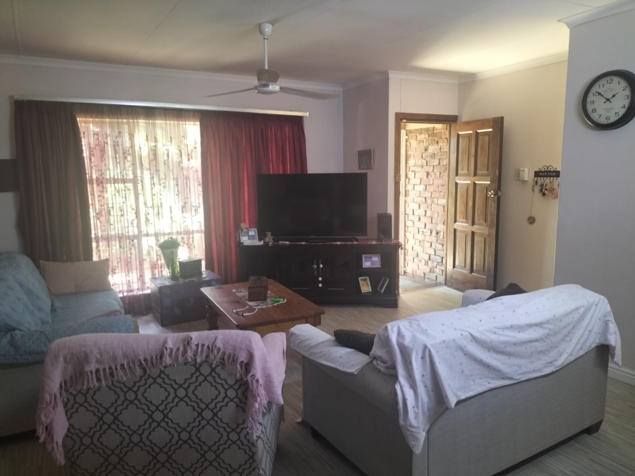 To Let 3 Bedroom Property for Rent in Pellissier Free State